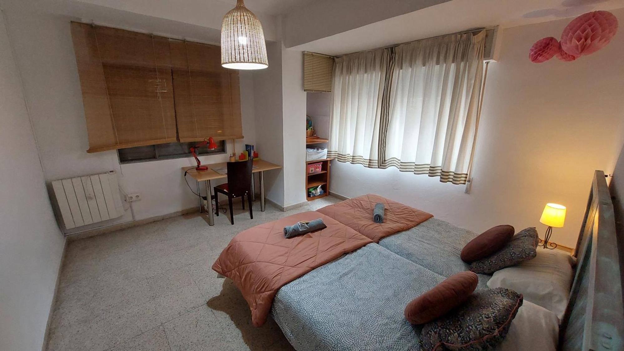 Centrico Piso Con Aparcamiento Gratuito Appartement